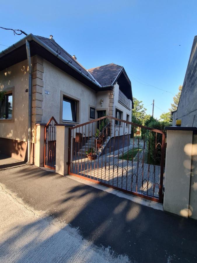 Magdalena Apartmanhaz Keszthely Luaran gambar