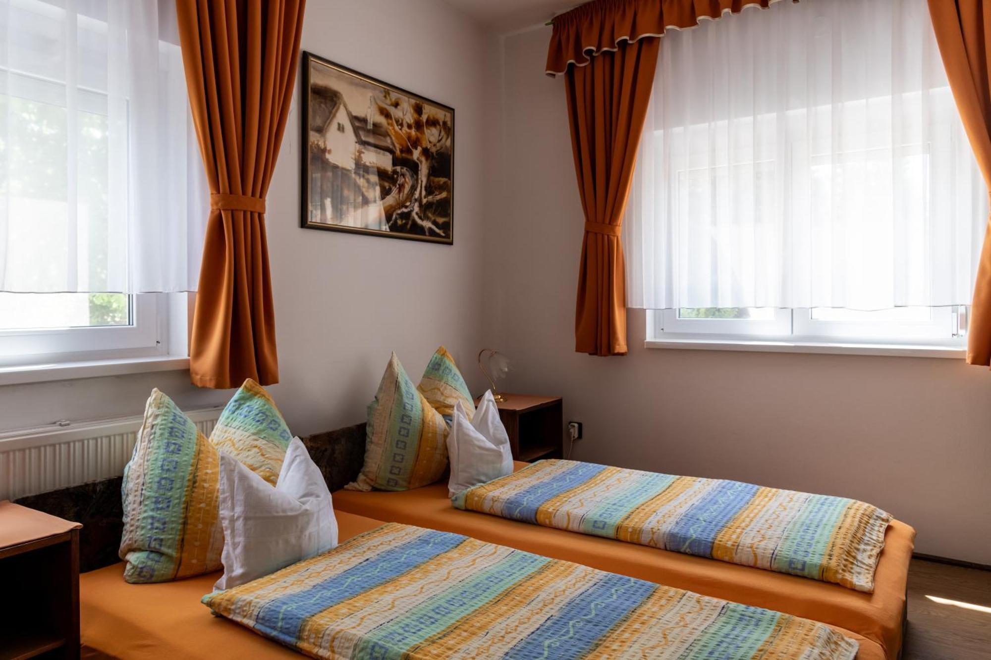 Magdalena Apartmanhaz Keszthely Luaran gambar