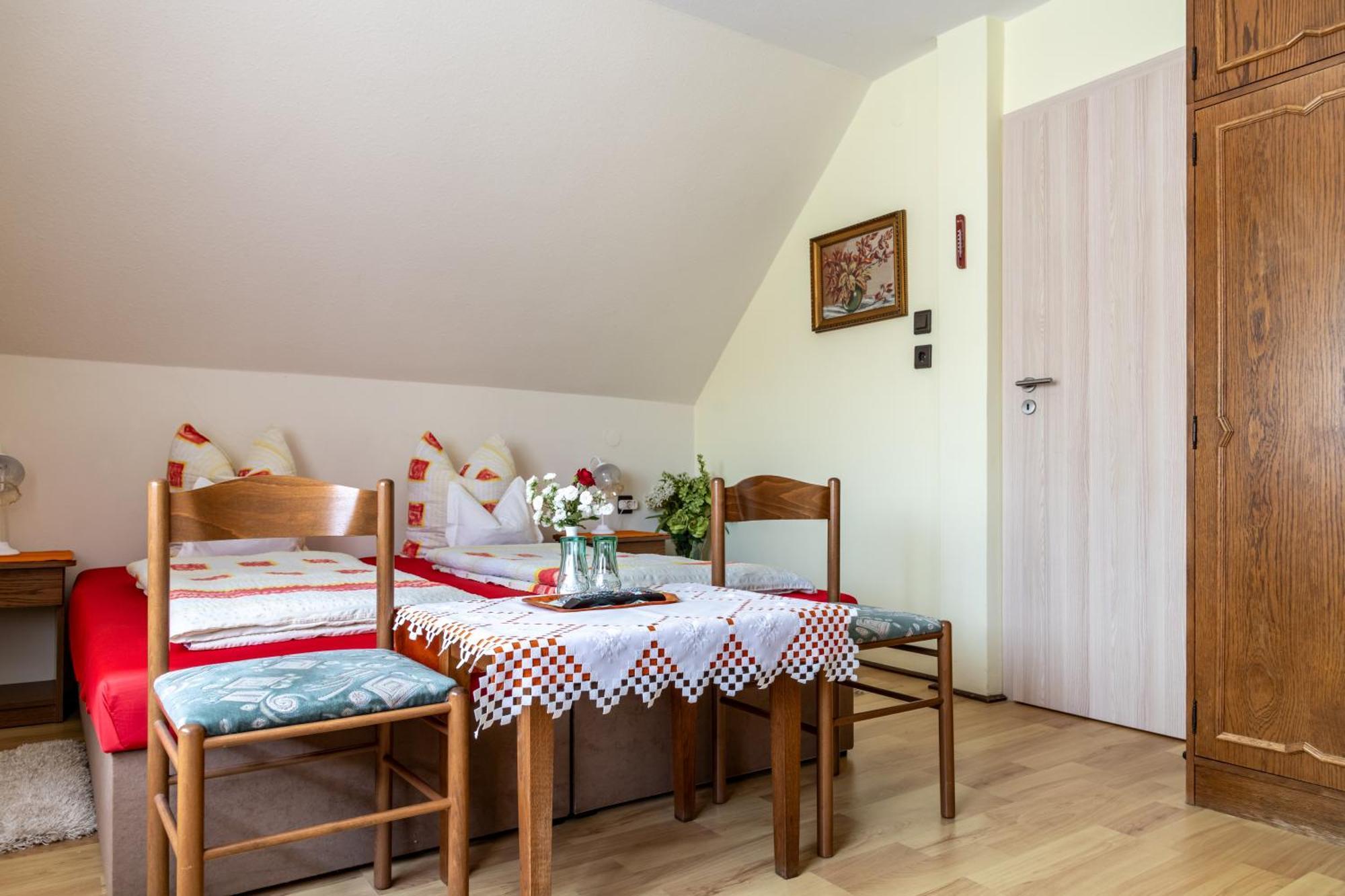 Magdalena Apartmanhaz Keszthely Luaran gambar