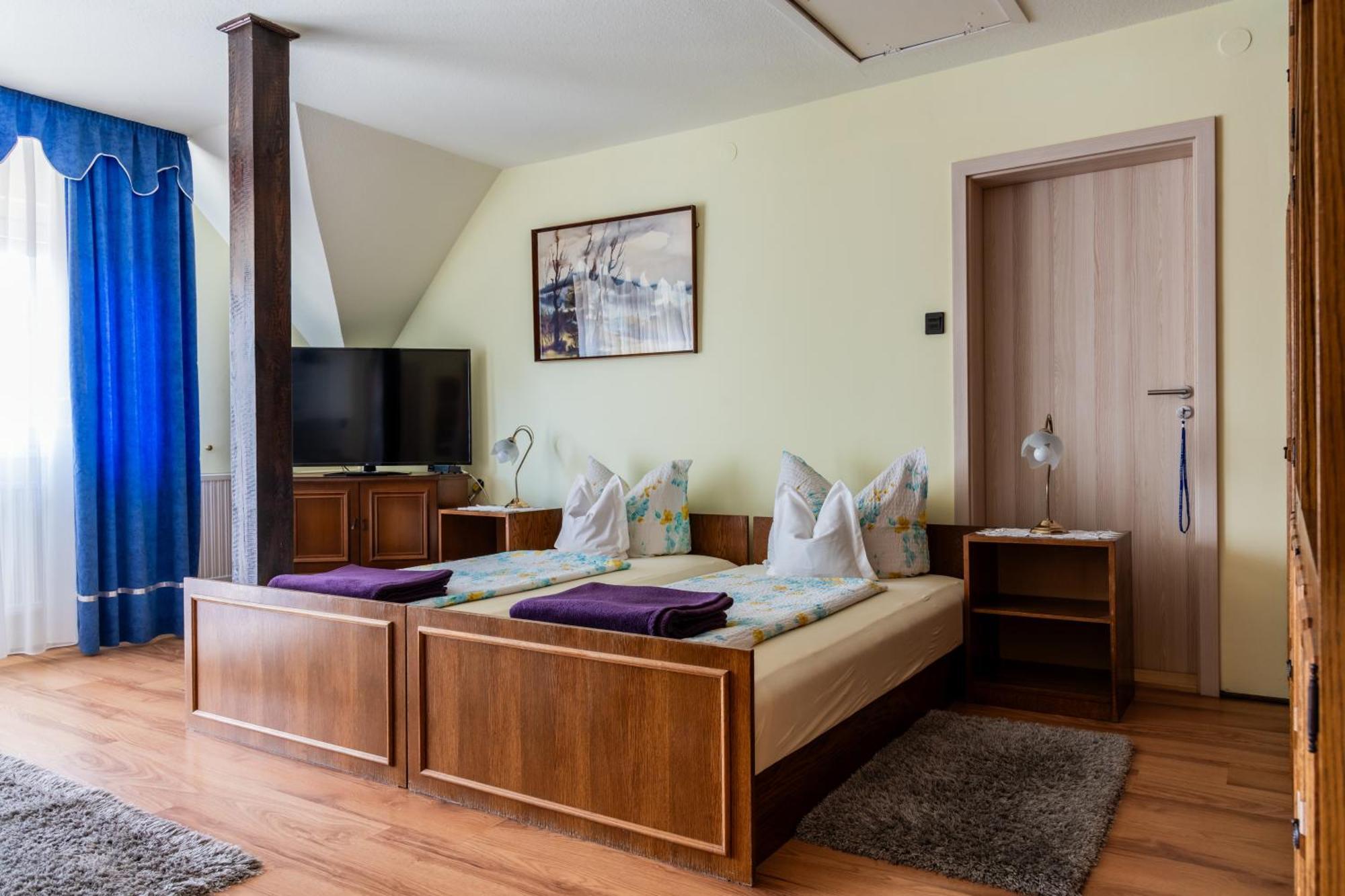 Magdalena Apartmanhaz Keszthely Luaran gambar