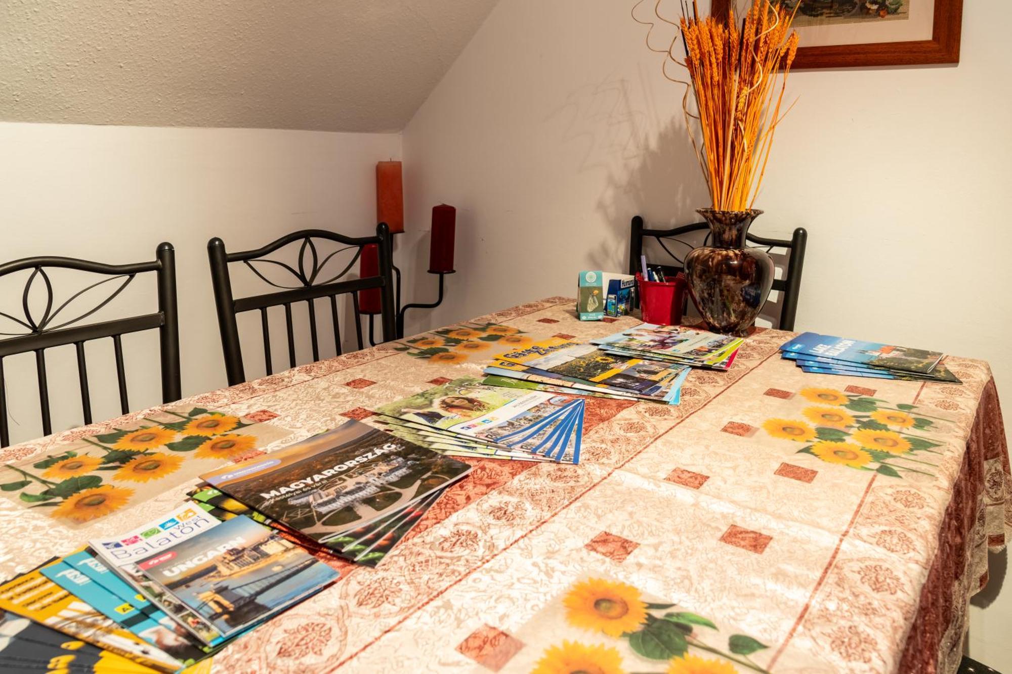 Magdalena Apartmanhaz Keszthely Luaran gambar